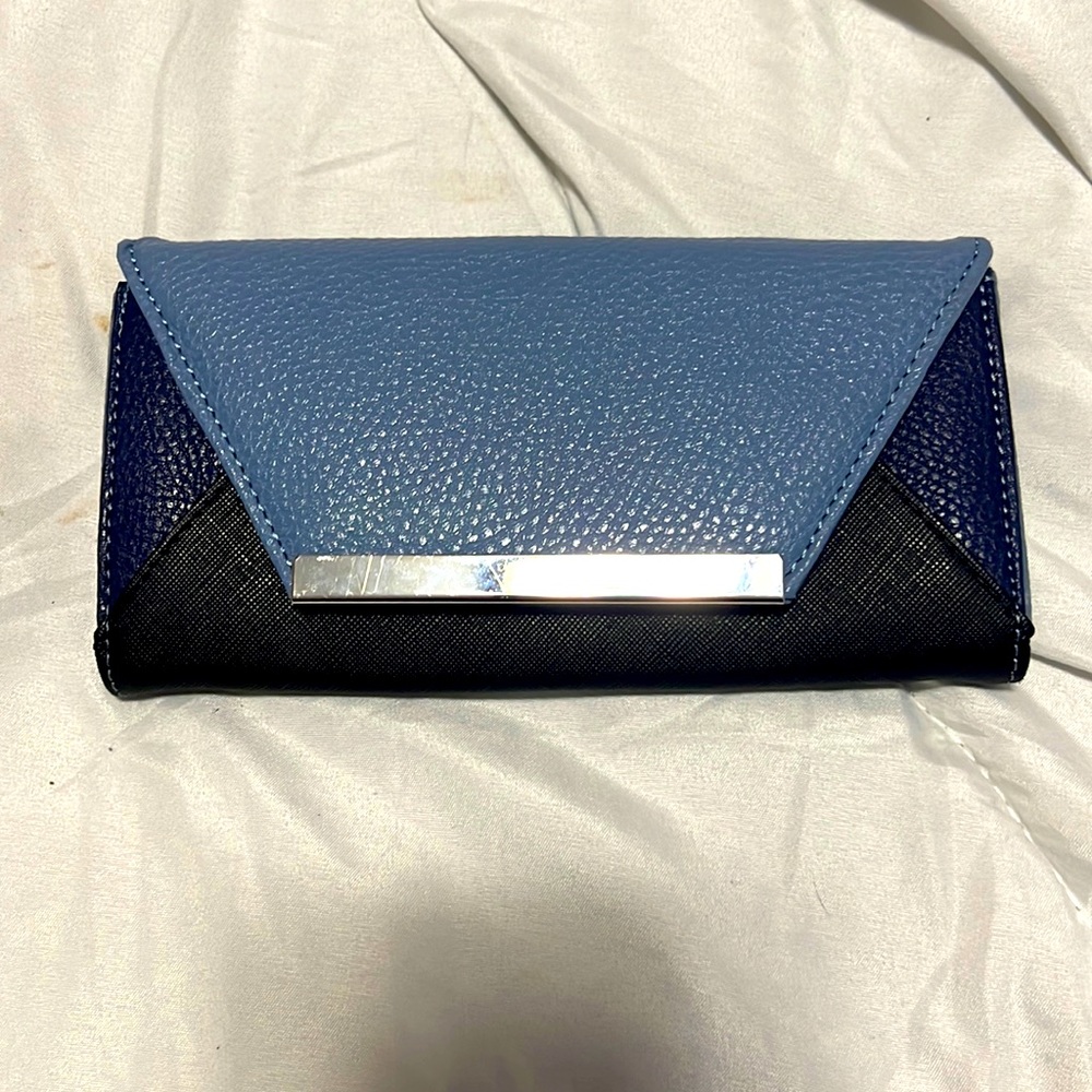 Blue clutch